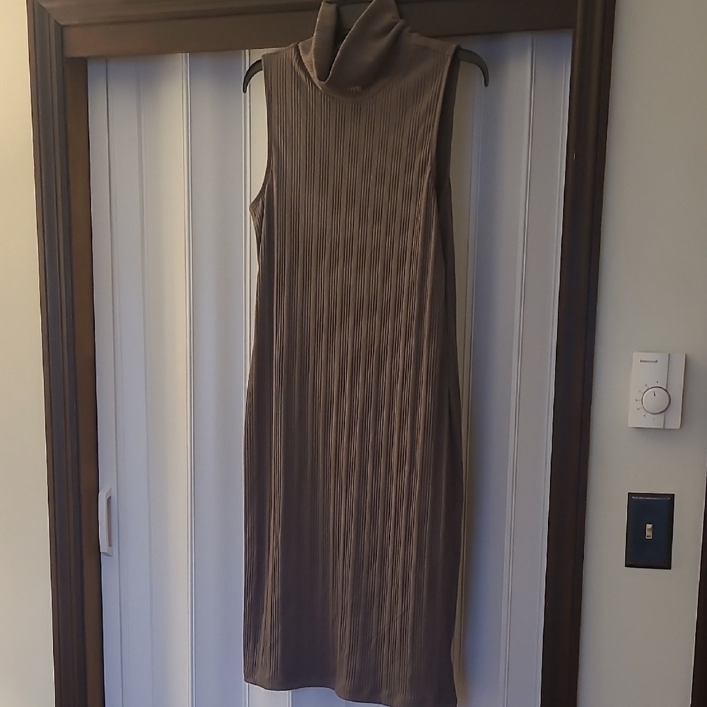 Elegant Brown Sleeveless Dress